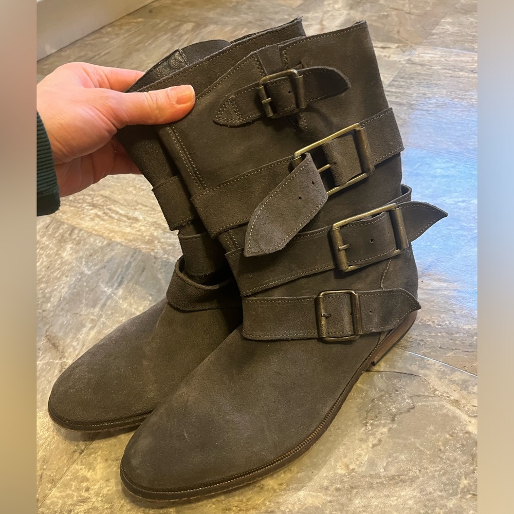 GREY SUEDE BOHO Free people sunbelt ankle boot, size 9